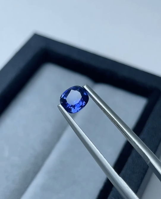0.75ct Unheated Blue Sapphire