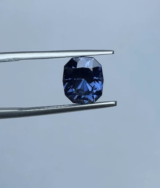 1.95ct Spinel